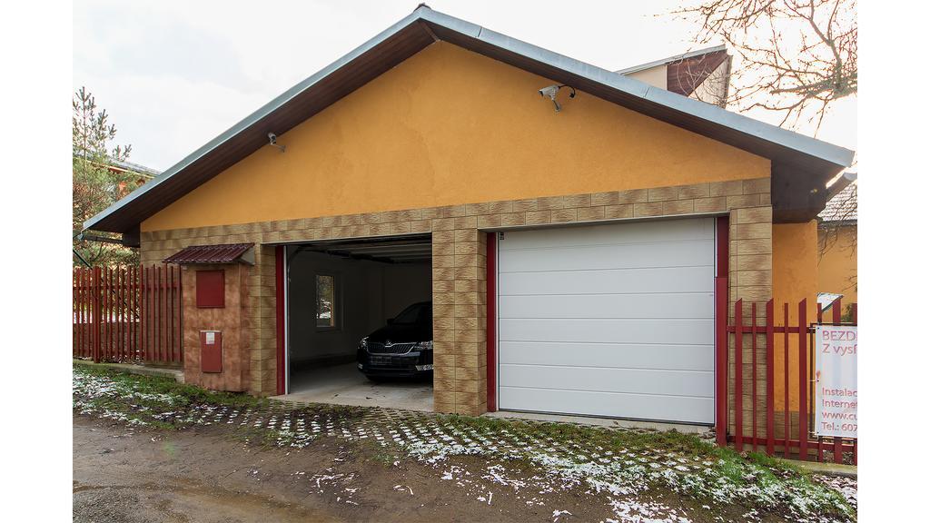 Apartman Vrane Vrané nad Vltavou Exterior foto